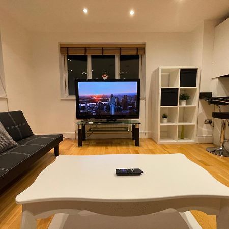 Beautiful & Luxurious Apartment In Richmond Richmond  Kültér fotó